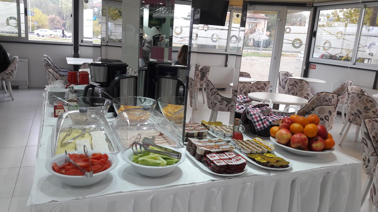 Astera Apart Hotel Скопье Экстерьер фото