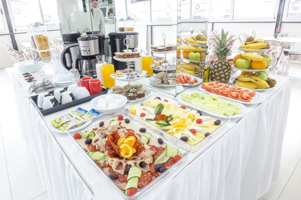 Astera Apart Hotel Скопье Экстерьер фото